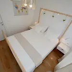 شقة L *