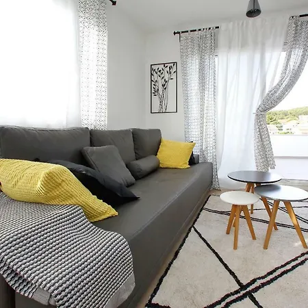 L Apartment