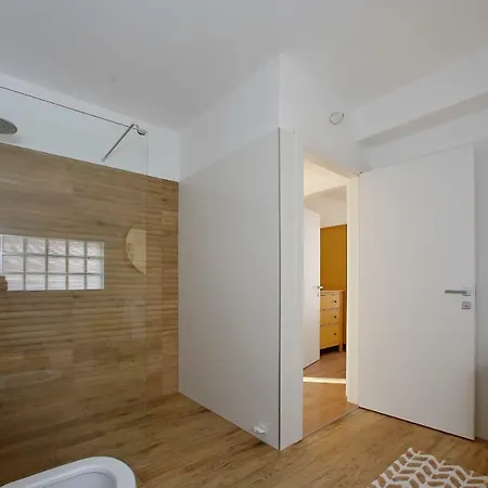 Apartment L *