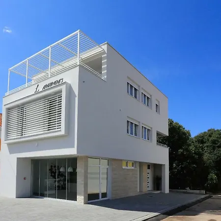 Apartment L