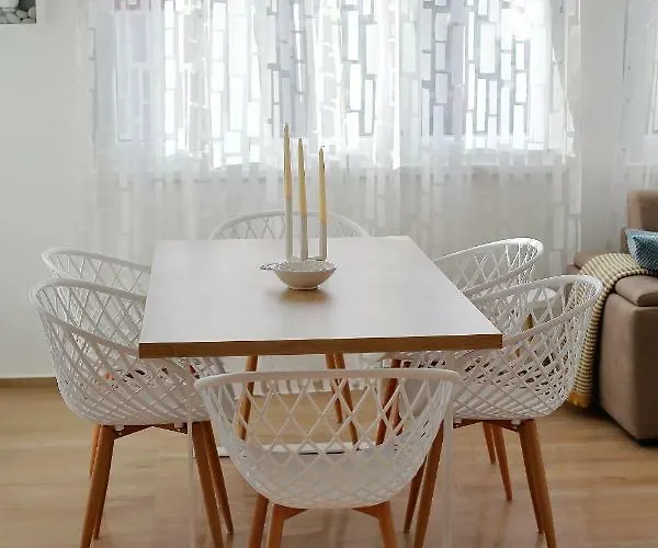 Апартаменты L *