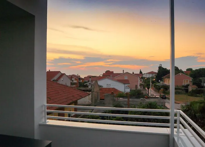 L Apartman